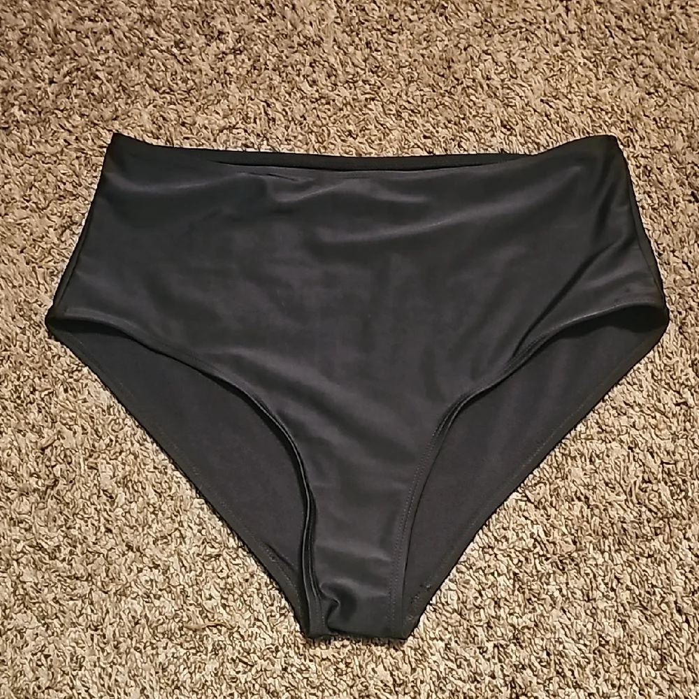 Women's NWOTS Black High-Waisted swim bikini bottoms. Sz 0XL